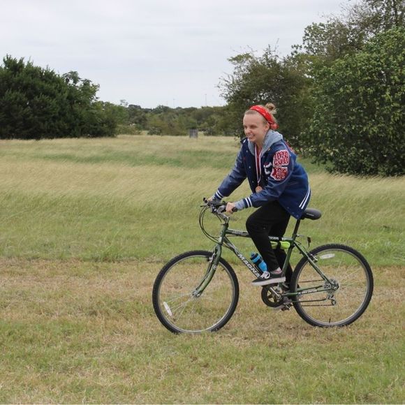 Meet your Posher, Megan - Picture 1 of 1